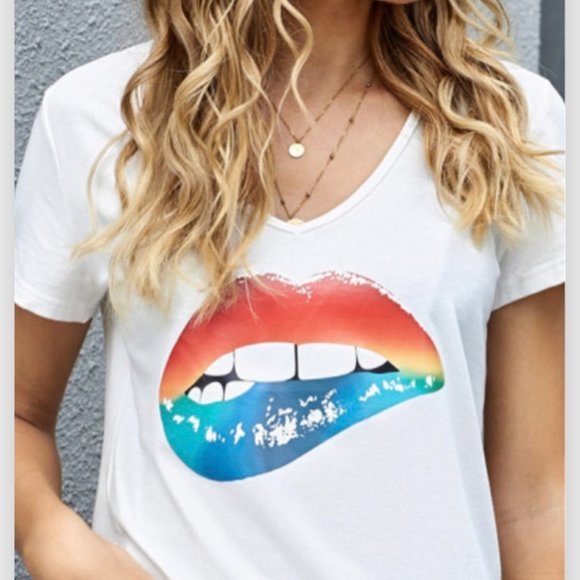 Punk Rock Rainbow Lips Graphic Tee - Picture 3 of 3